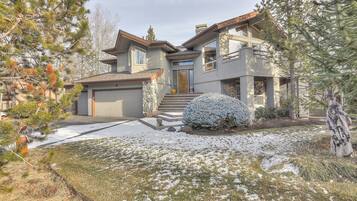 House, 4 Bedrooms | Exterior