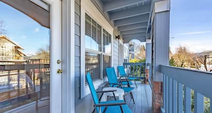 Alley's 22 Condo with Direct Deck Access by RedAwning