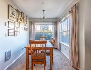 Condo, 1 Bedroom | Dining