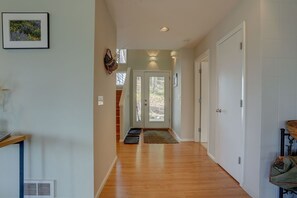 House, 4 Bedrooms | Interior - Fir Mountain Escape 4 Bedroom Home by RedAwning (Hood River)