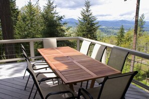 House, 4 Bedrooms | Outdoor dining