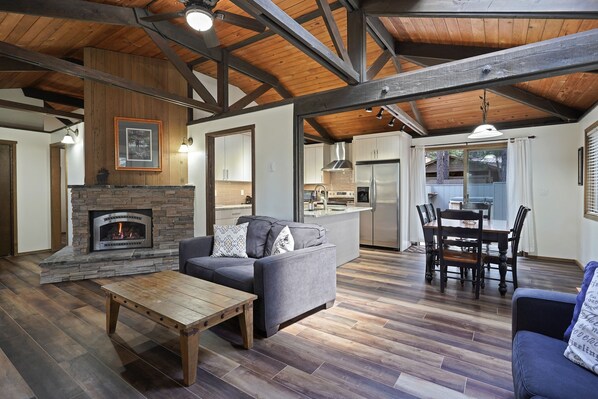 House, 2 Bedrooms | Living area