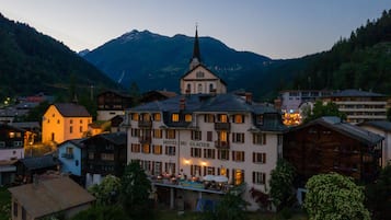Front of property – evening/night