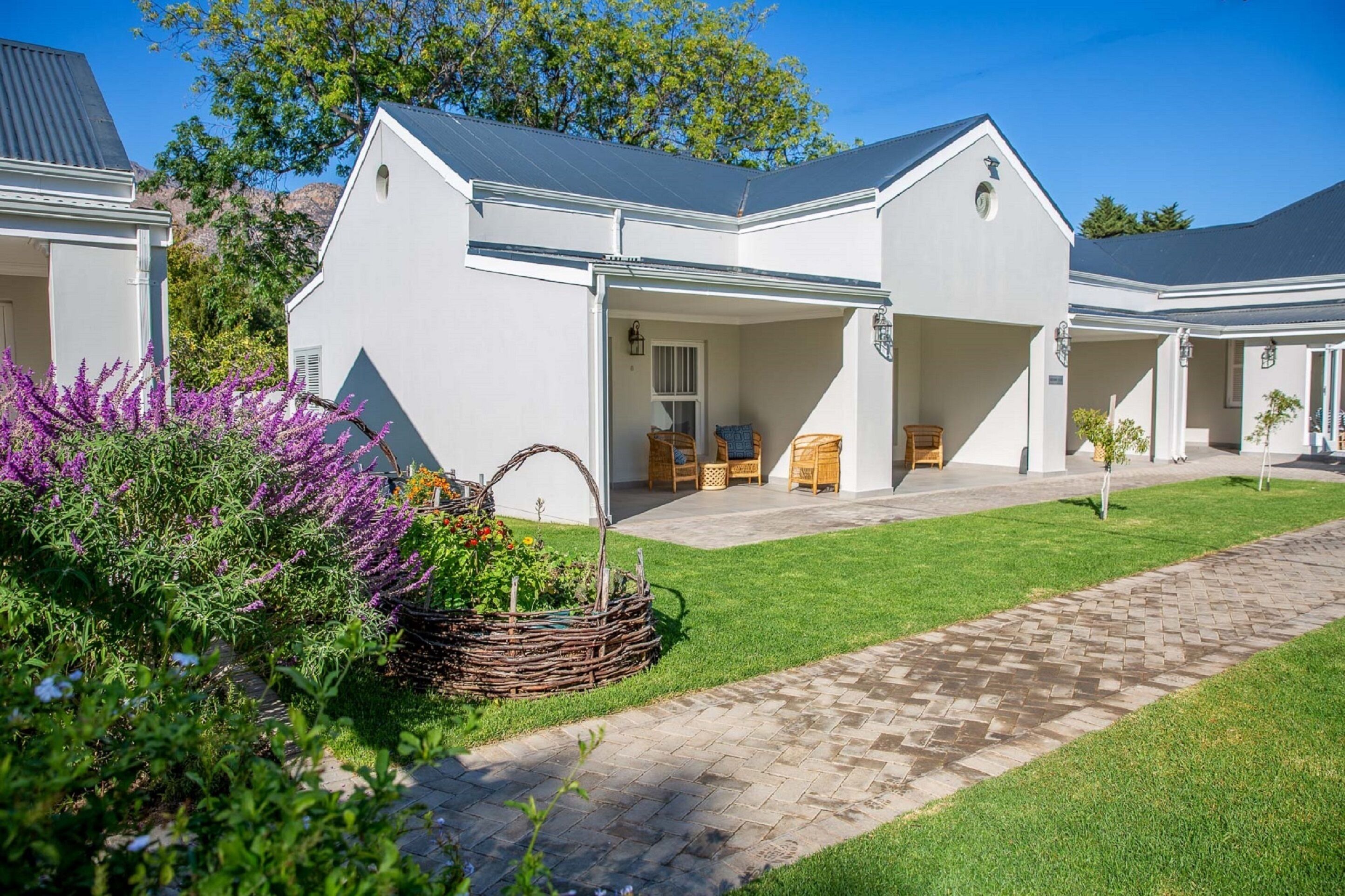 Luxury Twin Room | Garden view