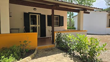 Studio, 1 Bedroom, Pets Allowed, Garden View | Lanai
