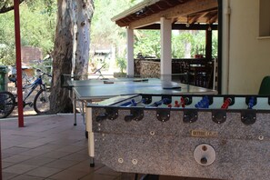 Zona de juegos infantil cubierta