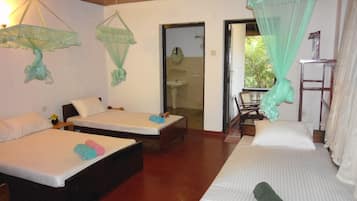 4 bedrooms, Egyptian cotton sheets, premium bedding, Select Comfort beds