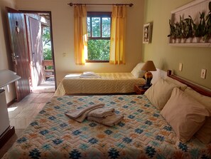 Superior Triple Room | Minibar, desk, blackout drapes, free WiFi - Pousada Mar a Mar (Búzios)