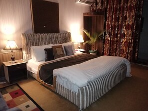 Deluxe Double Room, 1 King Bed, Accessible, Non Smoking