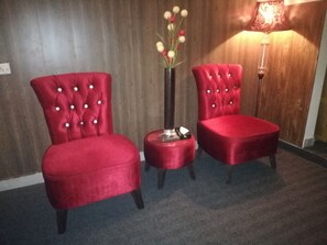 行政套房, 1 張特大雙人床, 非吸煙房 | 遮光布/窗簾、隔音、熨斗/熨衣板、折疊床/加床