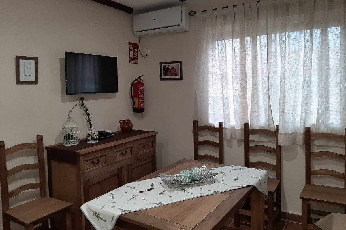 Studio Superior | Khu phòng khách | TV màn hình phẳng 