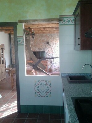 House, 2 Bedrooms | 2 bedrooms, in-room safe, individually decorated, individually furnished - Casa Rural Los Aperos (Herrera del Duque)