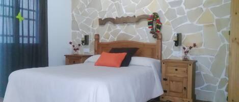 2 chambres, coffres-forts dans les chambres, décoration personnalisée