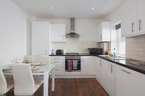 City Apartment, 1 Double Bed with Sofa bed, Non Smoking | Private kitchen