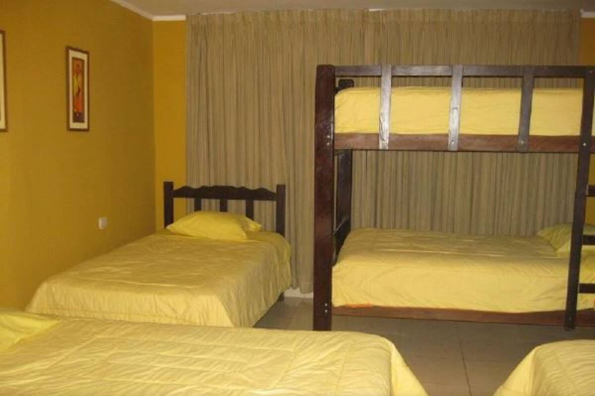 Chambre Familiale, salle de bains privée | Wi-Fi gratuit, draps fournis