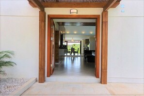 Entrada de la propiedad