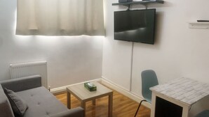Flat-screen TV - Stunning Apartment In London Tottenham (London)
