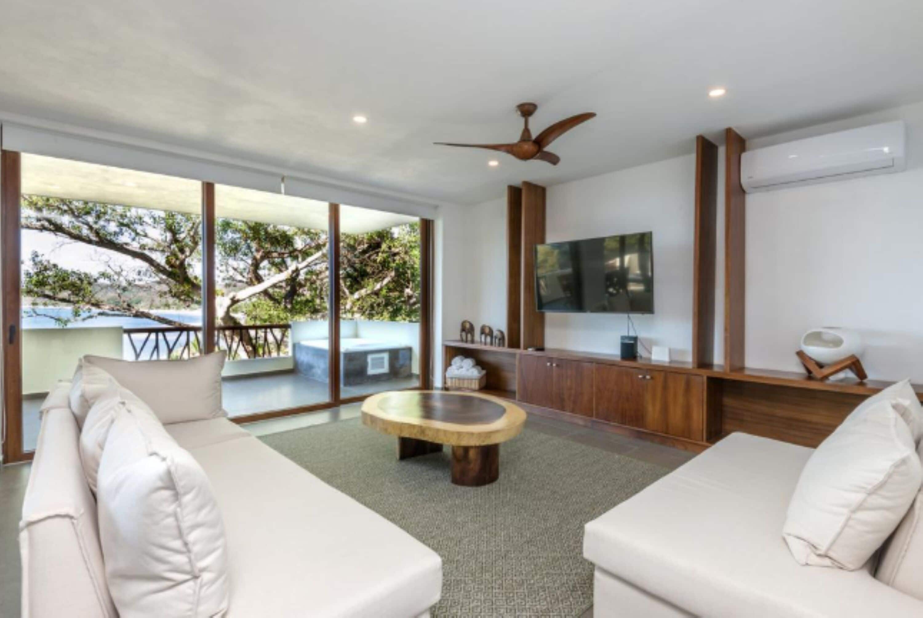 royal suite, multiple beds, non smoking | 2 bedrooms, premium bedding, down duvets, pillow-top beds