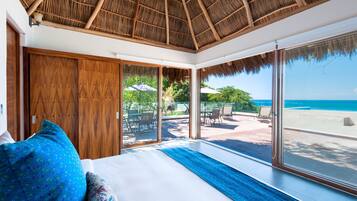 Suite Premium, varias camas, para no fumadores | 2 habitaciones, ropa de cama de alta calidad y edredón