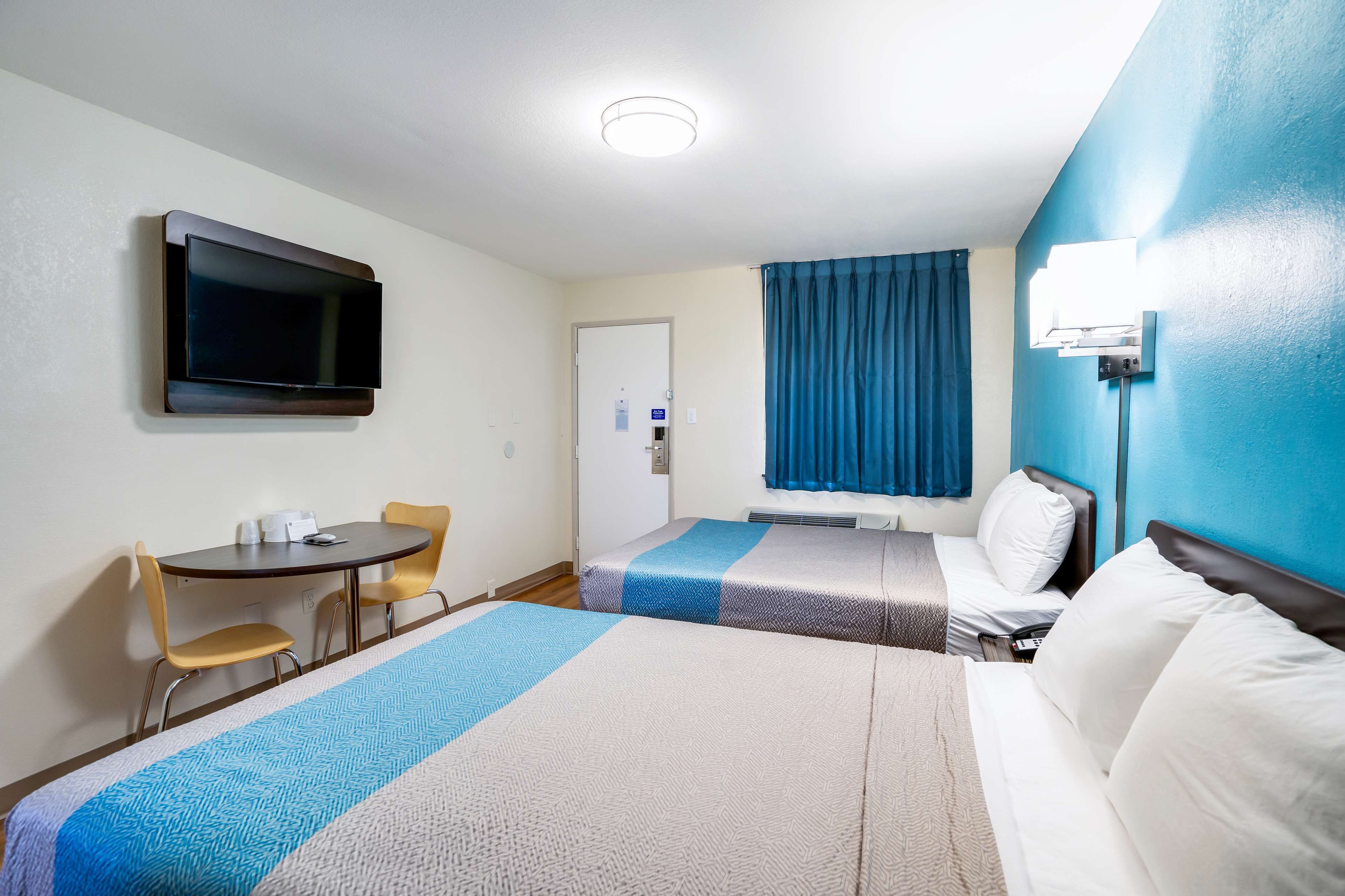 Wifi gratis y ropa de cama 