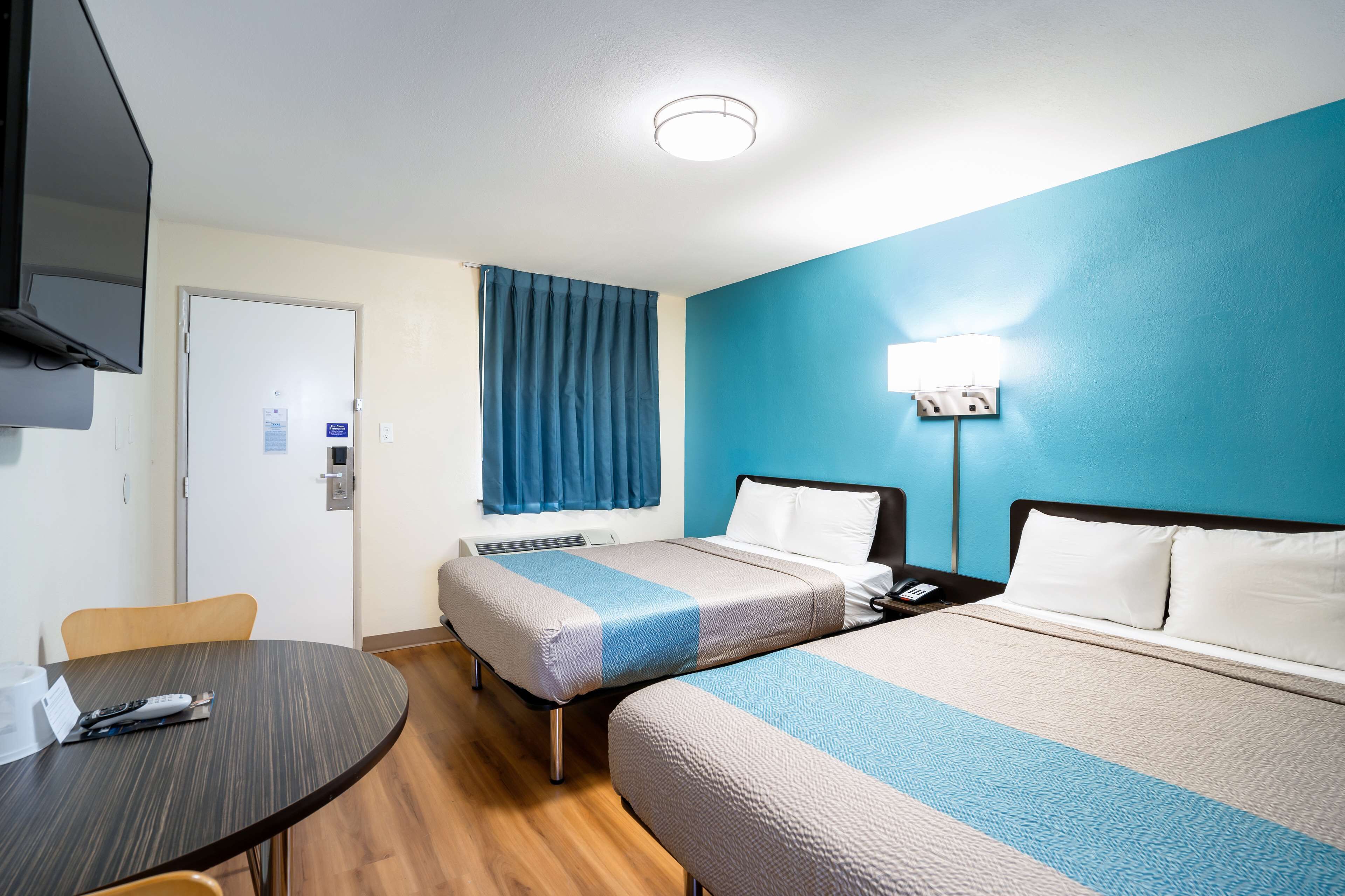 Wifi gratis y ropa de cama 
