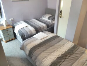 Basic Twin Room | 1 bedroom, free WiFi, bed sheets