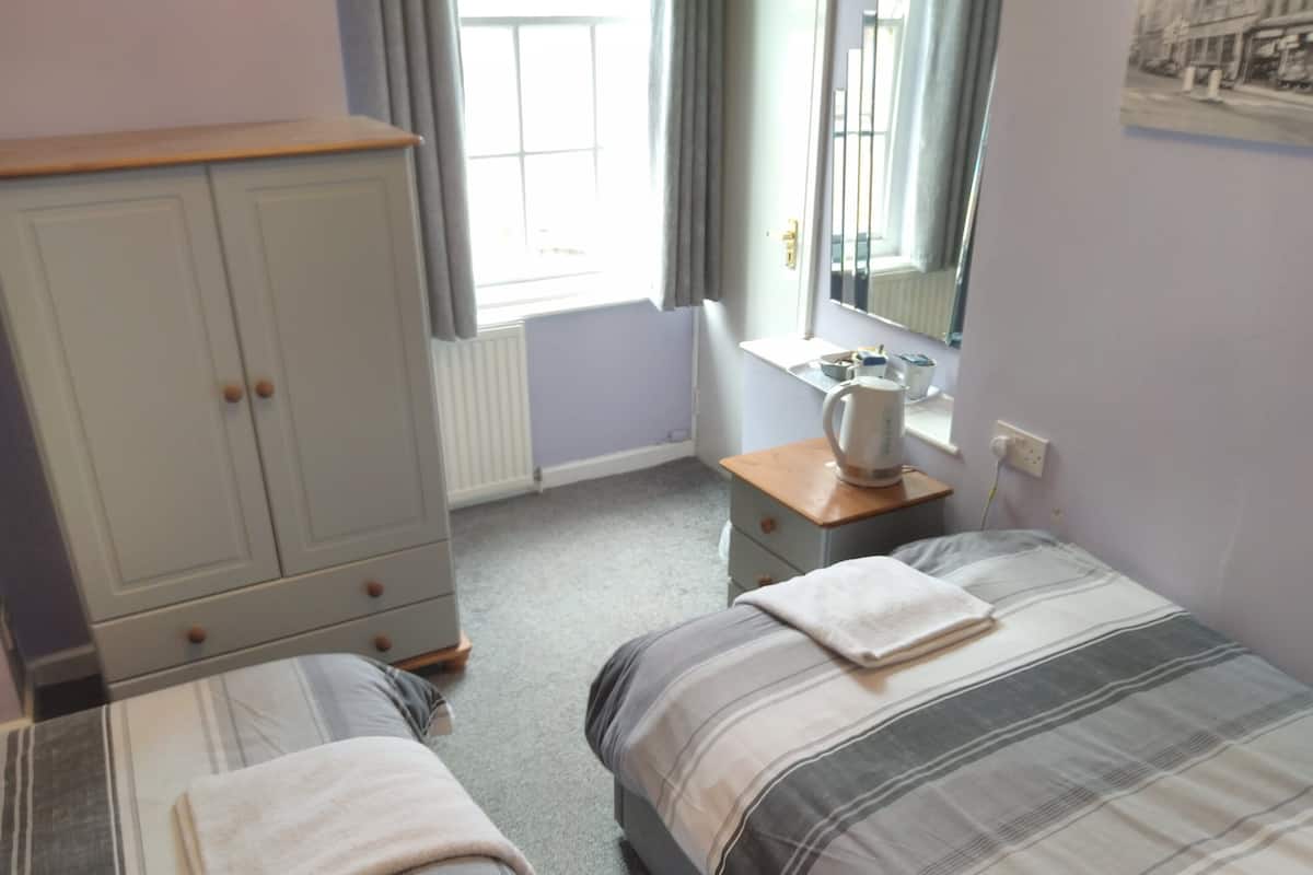 Basic Twin Room