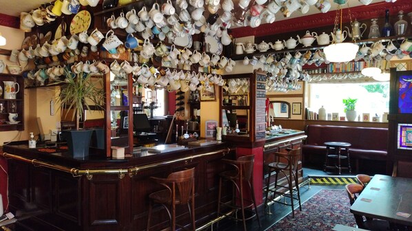 Bar (en la propiedad)