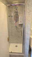 Standard Single Room | Bathroom
