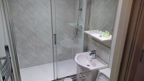 Basic Single Room | Bathroom | Shower, towels - The Bull (Birmingham)