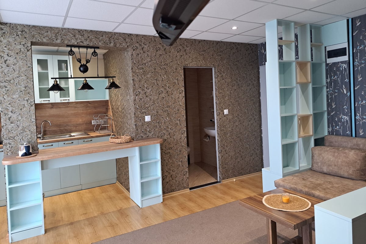 Premium bedding, individually decorated, desk, laptop workspace