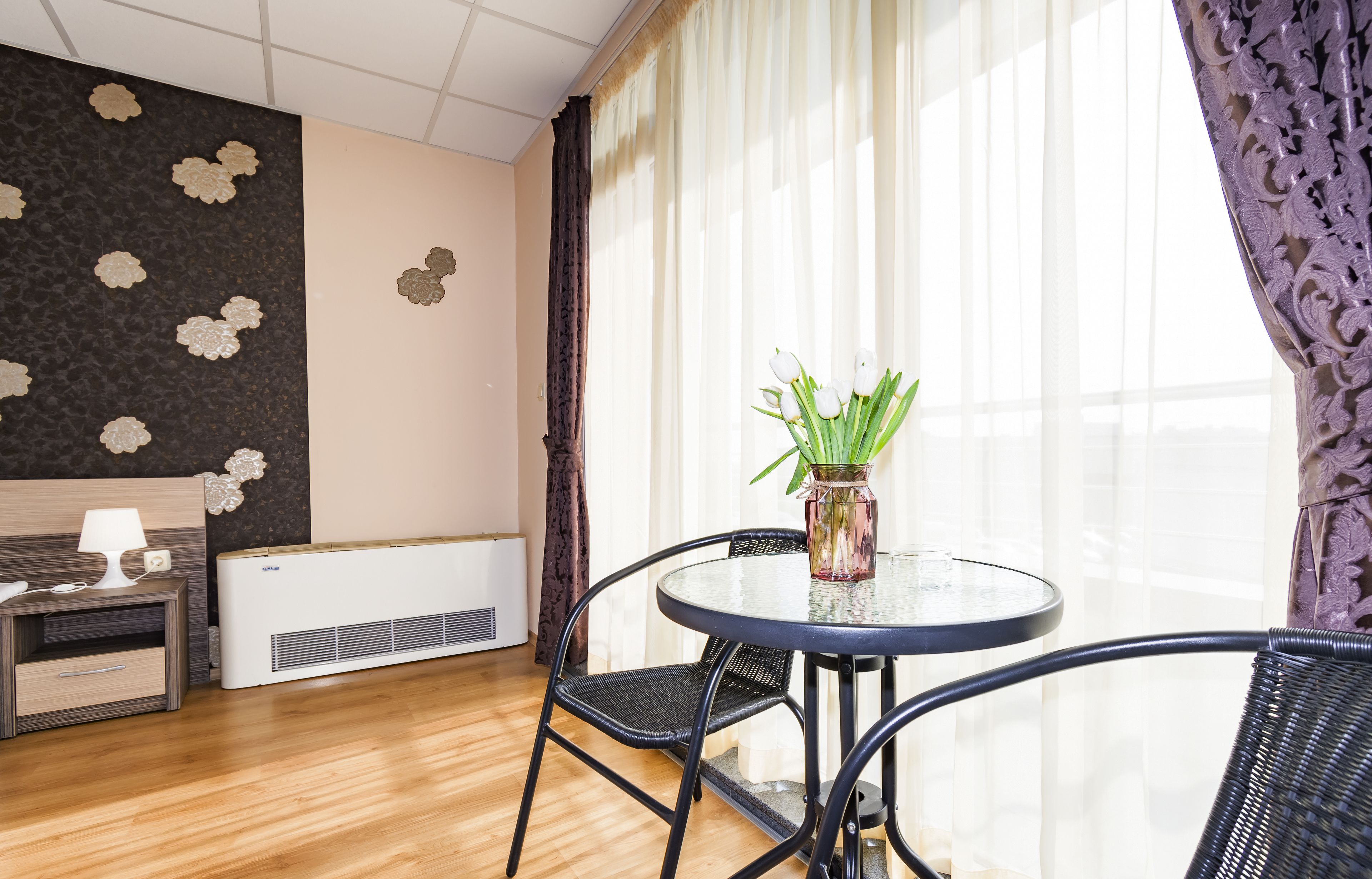 deluxe studio, city view | premium bedding, individually decorated, desk, laptop workspace