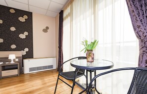 Ropa de cama de alta calidad, decoración personalizada y escritorio 