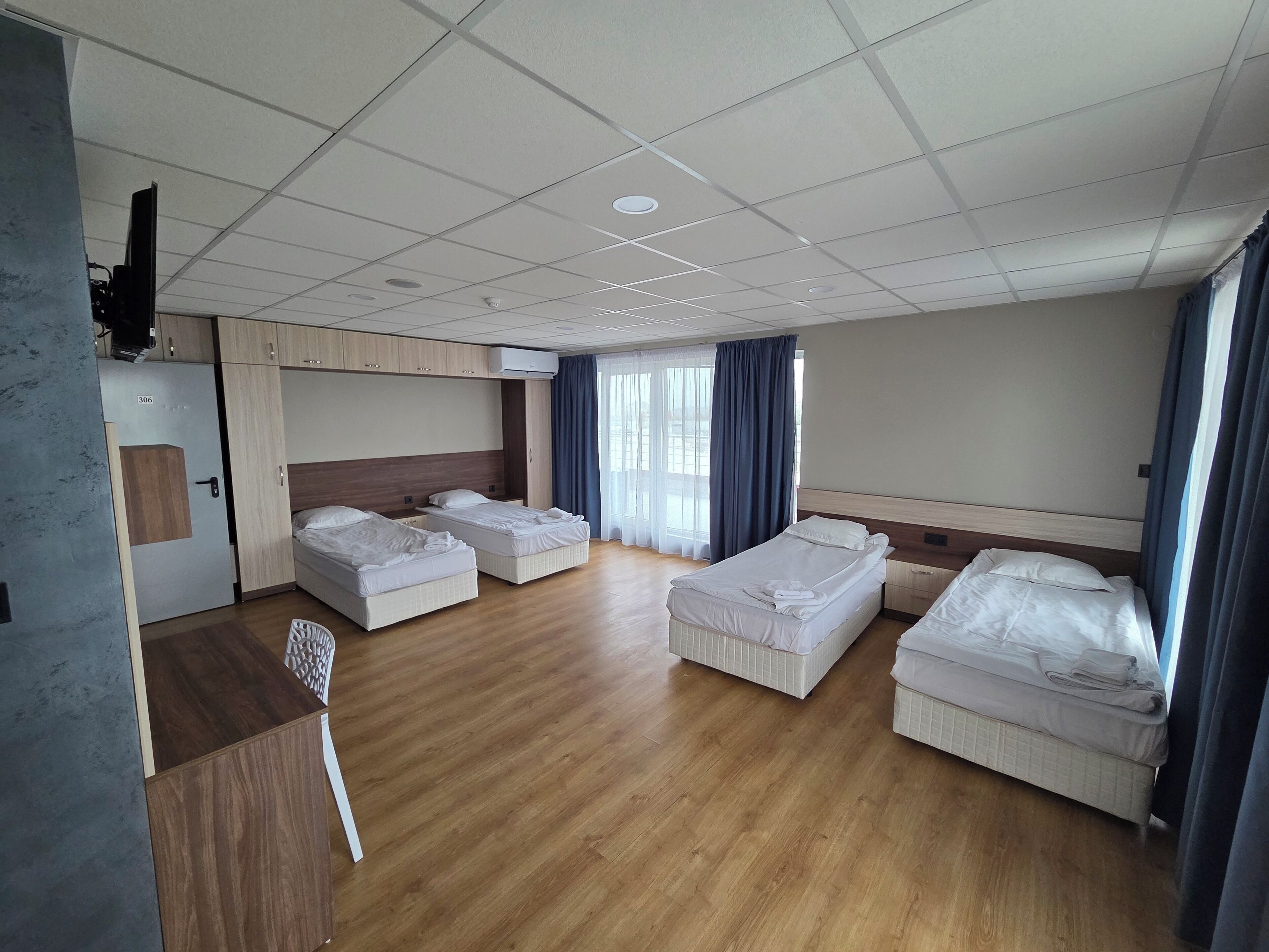 Comfort Studio | Premium bedding, individually decorated, desk, laptop workspace