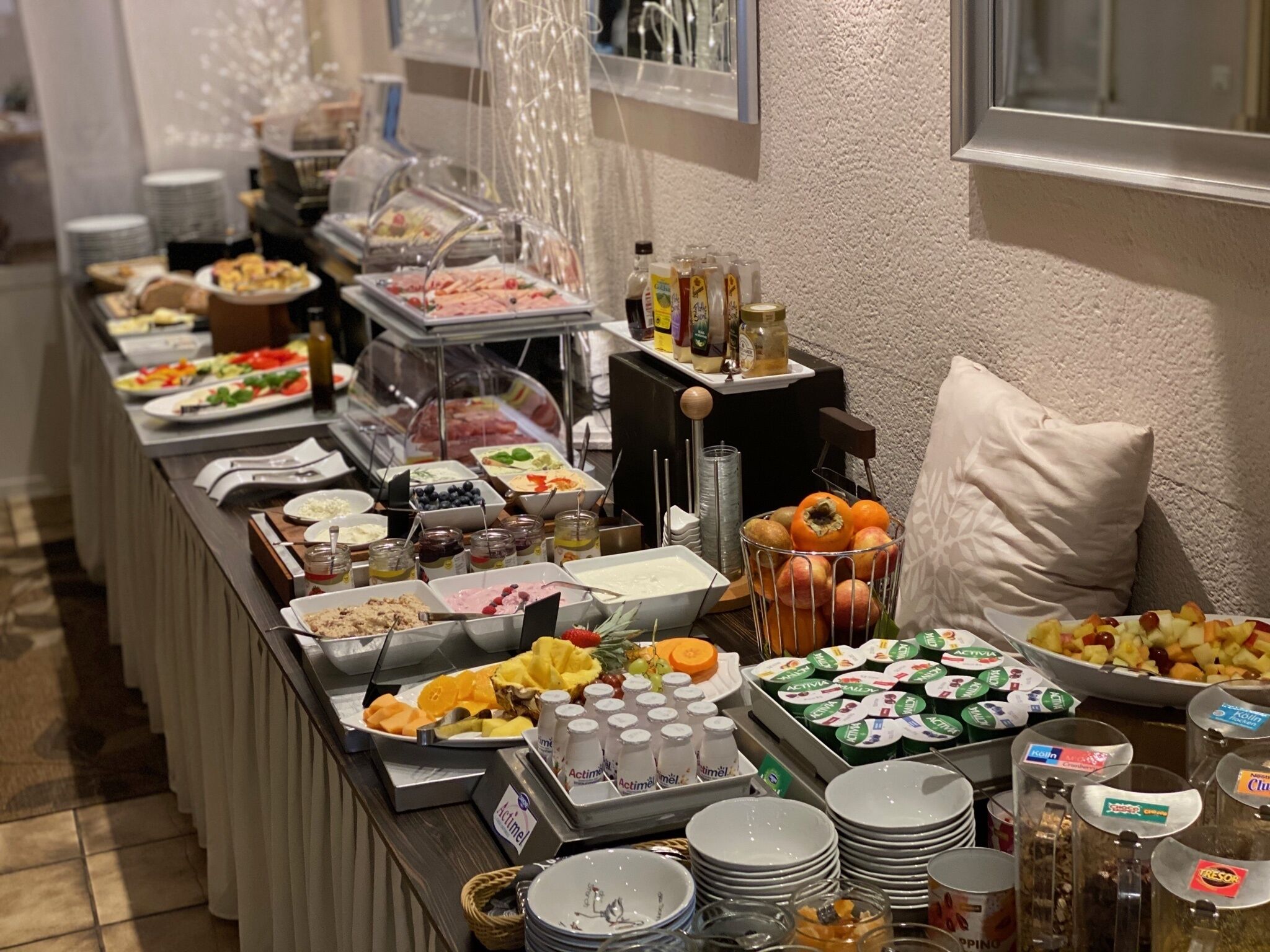 daily buffet breakfast (eur 14 per person)