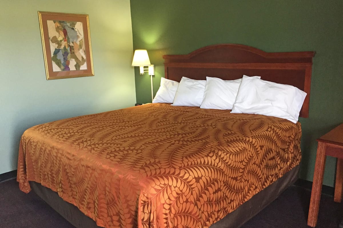 WiFi (free), bed sheets