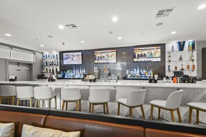 Bar (trong khuôn viên)