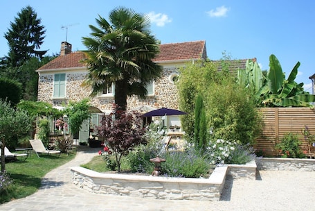 Garden. Le Petit Nailly