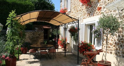 Le Petit Nailly