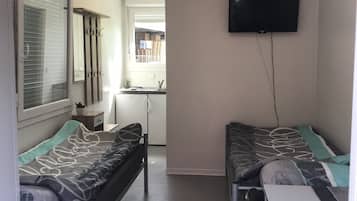 Chambre Double | Bureau, rideaux occultants, Wi-Fi gratuit, draps fournis