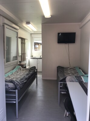 Double Room | Desk, blackout drapes, free WiFi, bed sheets - Monteurzimmer Glückstadt (Glueckstadt)