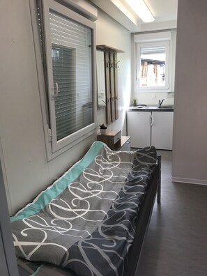 Doppelzimmer | Schreibtisch, Verdunkelungsvorhänge, kostenloses WLAN, Bettwäsche
