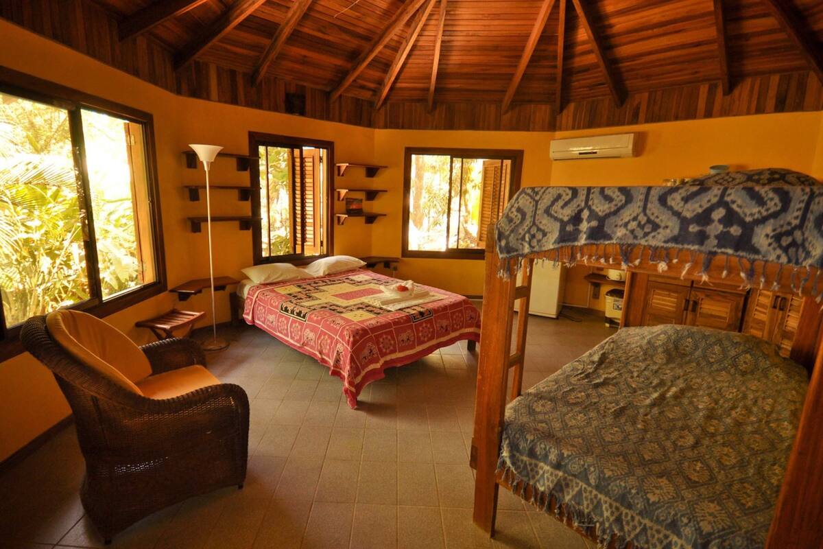 1 bedroom, in-room safe, WiFi (free), individually decorated