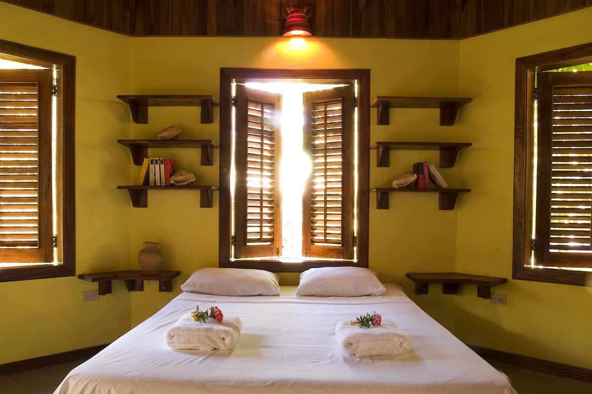 1 bedroom, in-room safe, individually decorated, individually furnished
