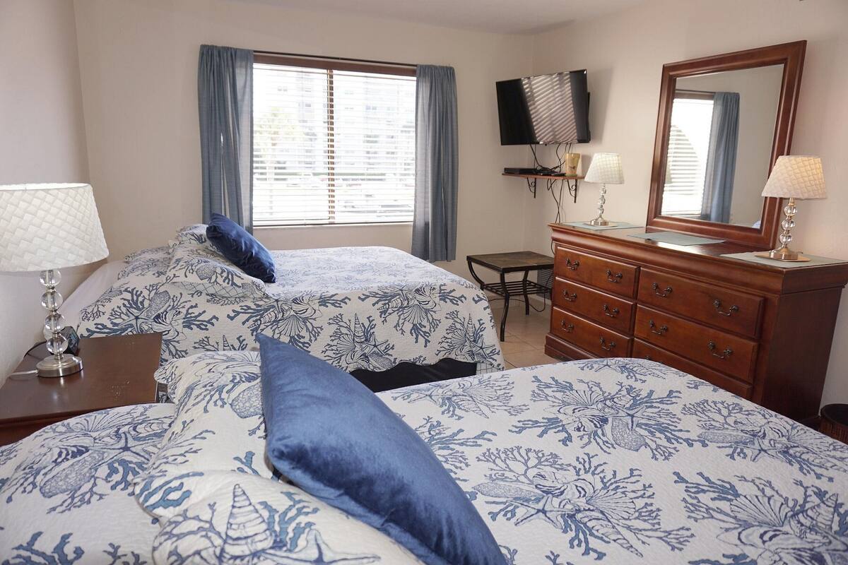 Apartment, 2 Queen-Betten | Bügeleisen/Bügelbrett, kostenloses WLAN, individuell dekoriert
