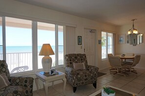 Appartement, 2 grands lits | Coin séjour