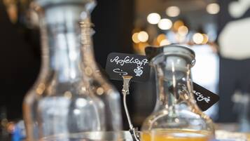 Daily buffet breakfast (EUR 14.90 per person)