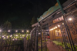 Quang cảnh đường phố