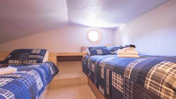 Familien-Loft, Mehrere Betten, Nichtraucher, Balkon (upstairs private Bath)