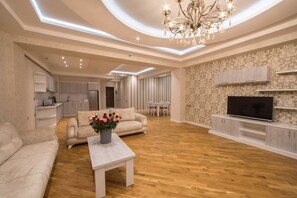 2 bedrooms, minibar, in-room safe, individually decorated - Al Khaleej Baku City Hotel Apartment (Baku)